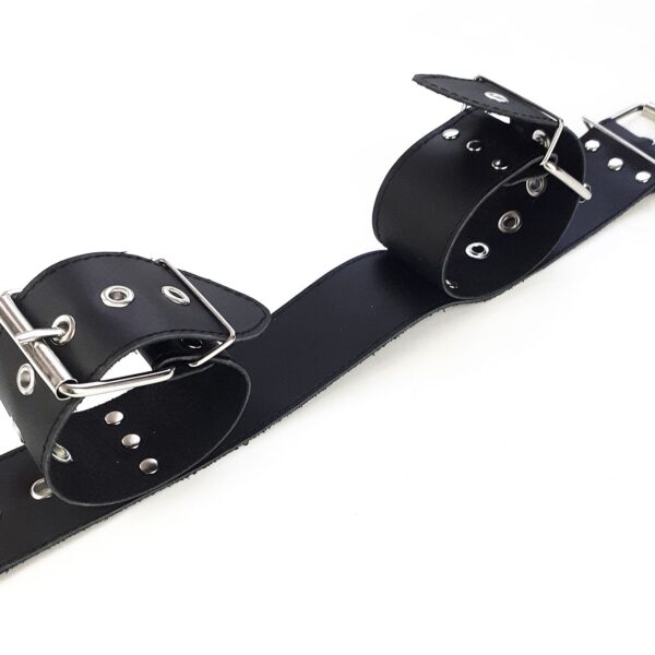 Нашийник з наручниками із натуральної шкіри Art of Sex - Bondage Collar with Handcuffs - Зображення 6