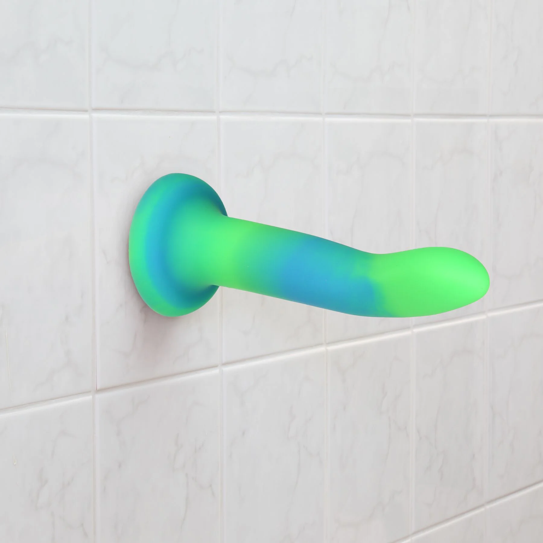 Фалоімітатор, що світиться в темряві, ADDICTION Rave 8″, Glow in the Dark Dildo Blue Green, 20,3 см - Зображення 6