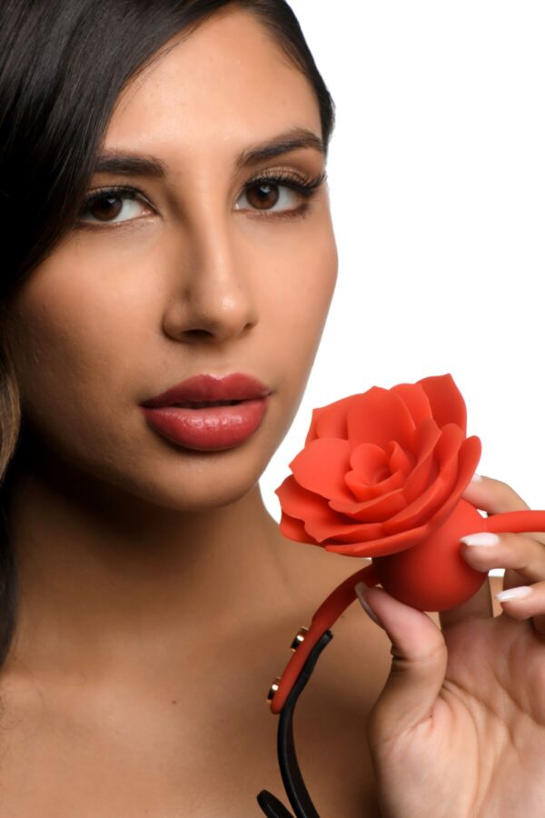 Силіконовий кляп з трояндою Master Series: Blossom Silicone Rose Gag – Red - Зображення 8