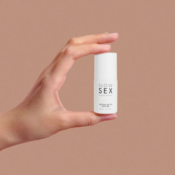 Олія для збудження Bijoux Indiscrets SLOW SEX Arousal Sex Oil CBD (30 мл) - Зображення 2