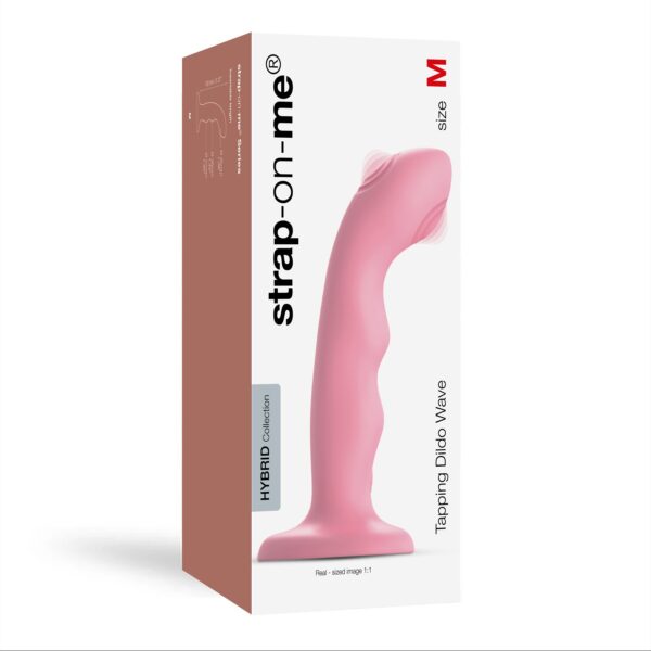 Насадка для страпона з подвійною точковою пульсацією Strap-On-Me TAPPING DILDO WAVE – CORAL PINK, М - Зображення 5