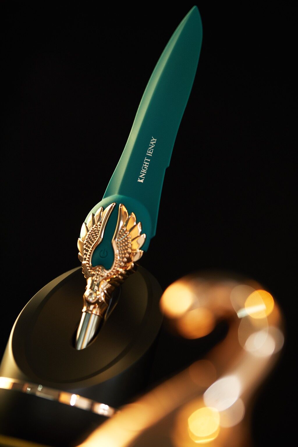 Вібратор Knight Jenay FLOWERS & SWORD із маскою та стрічкою