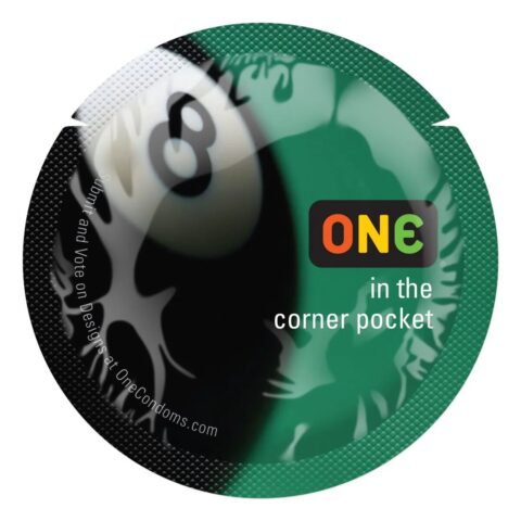 Презерватив ONE Color Sensations ONE is the corner pocket, 1 шт, чорний, гладенький, зі змазкою