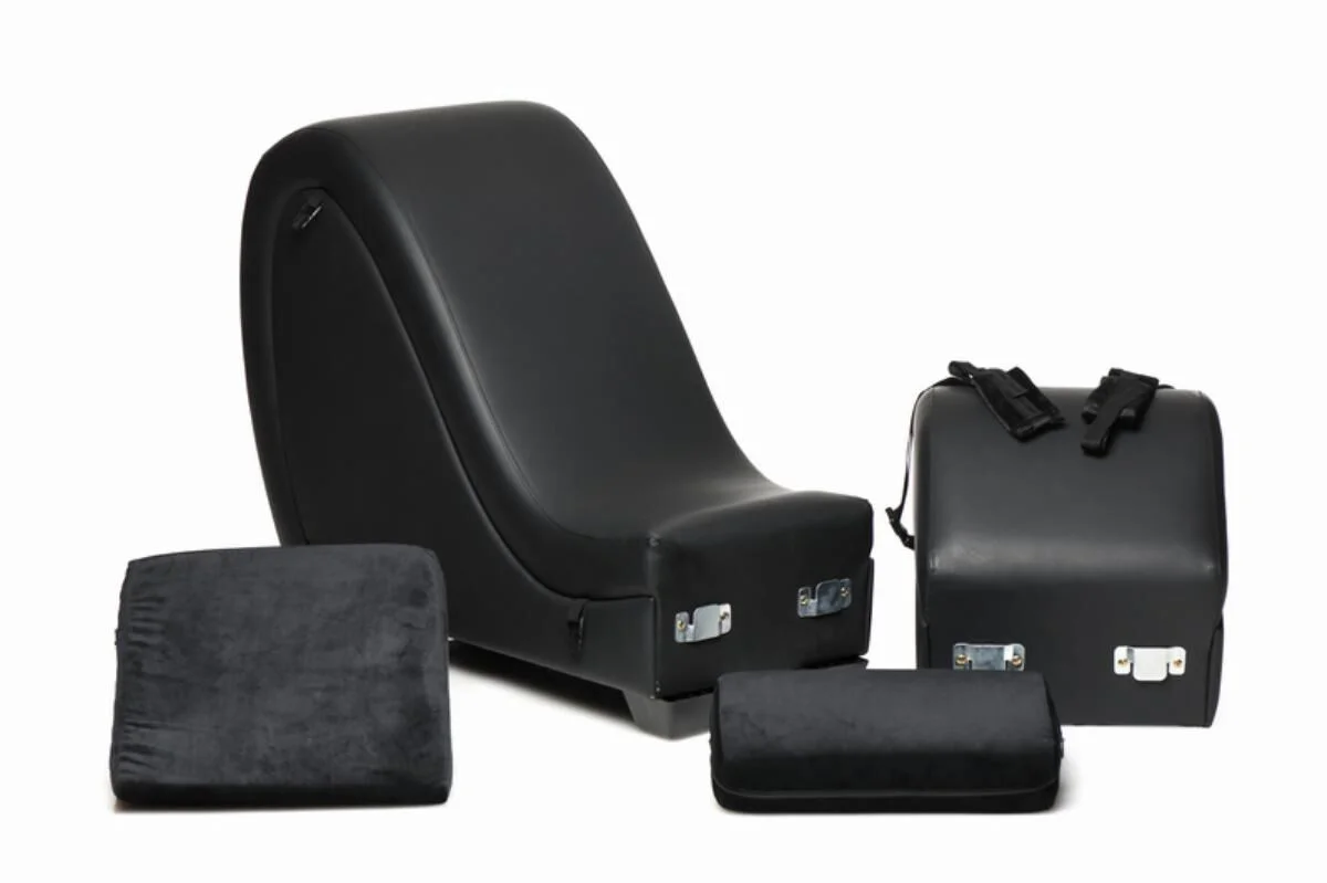 Інтимне крісло з подушками Master Series Kinky Lounge - Чорне