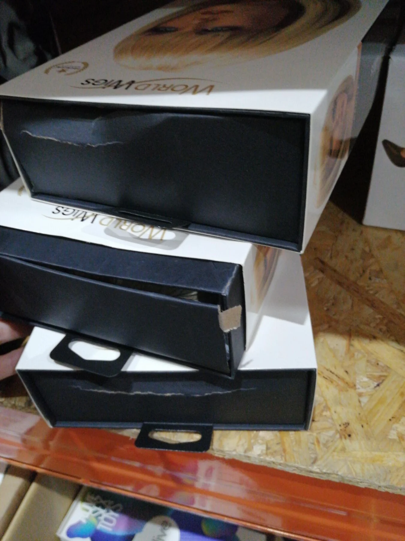 Перука World Wigs CAMILA MID-LENGTH BLONDE (м'ята упаковка!!!) - Зображення 2