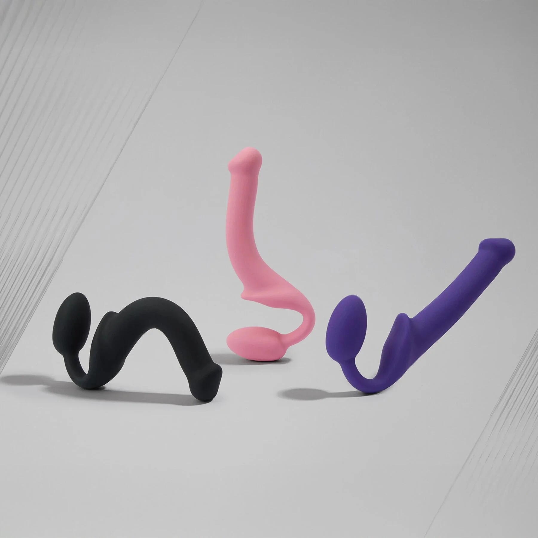 Безремінний страпон Strap-On-Me Rose M, регульований, силікон