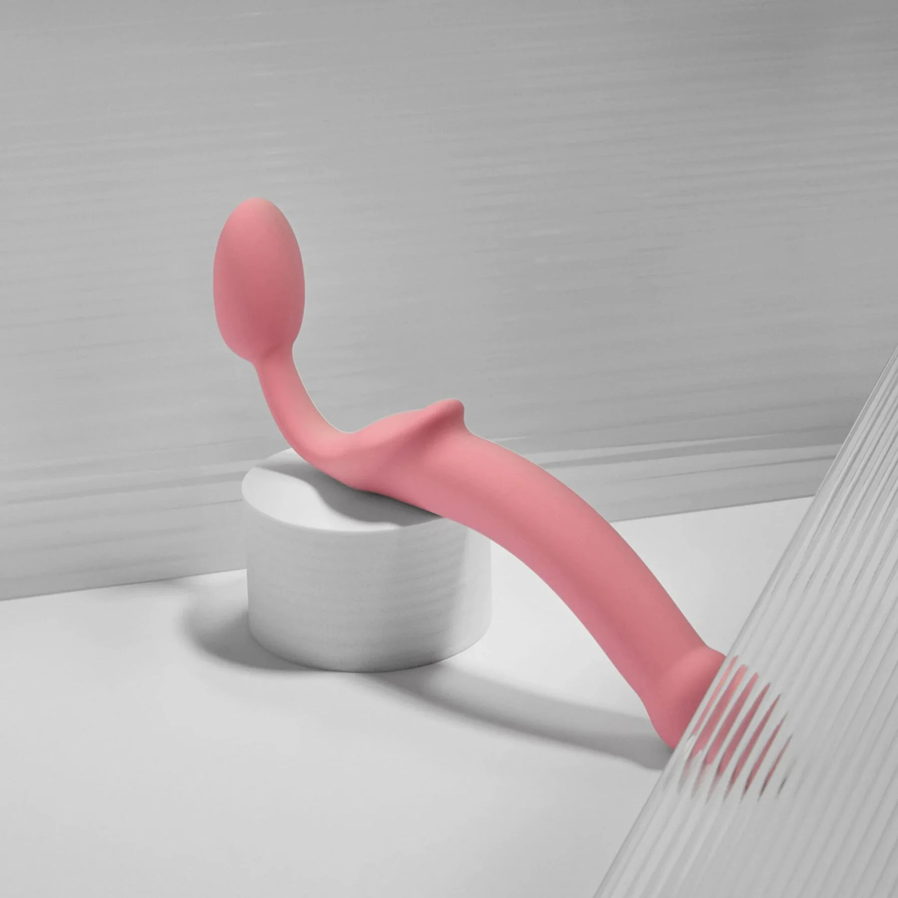 Безремінний страпон Strap-On-Me Rose L, регульований, діаметр 3.7 см