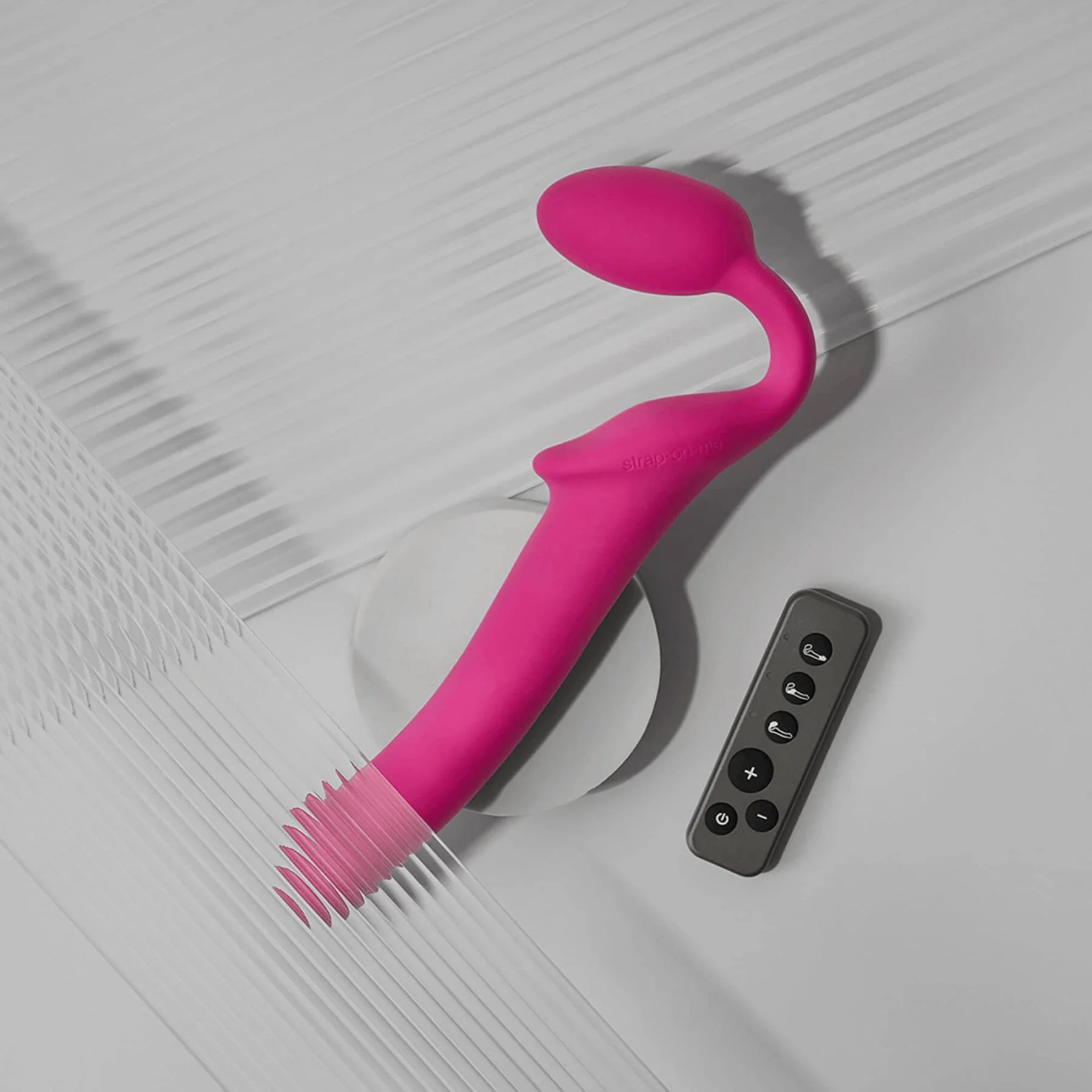 Страпон без ременів з вібрацією Strap-On-Me XL, пульт ДК, фуксія