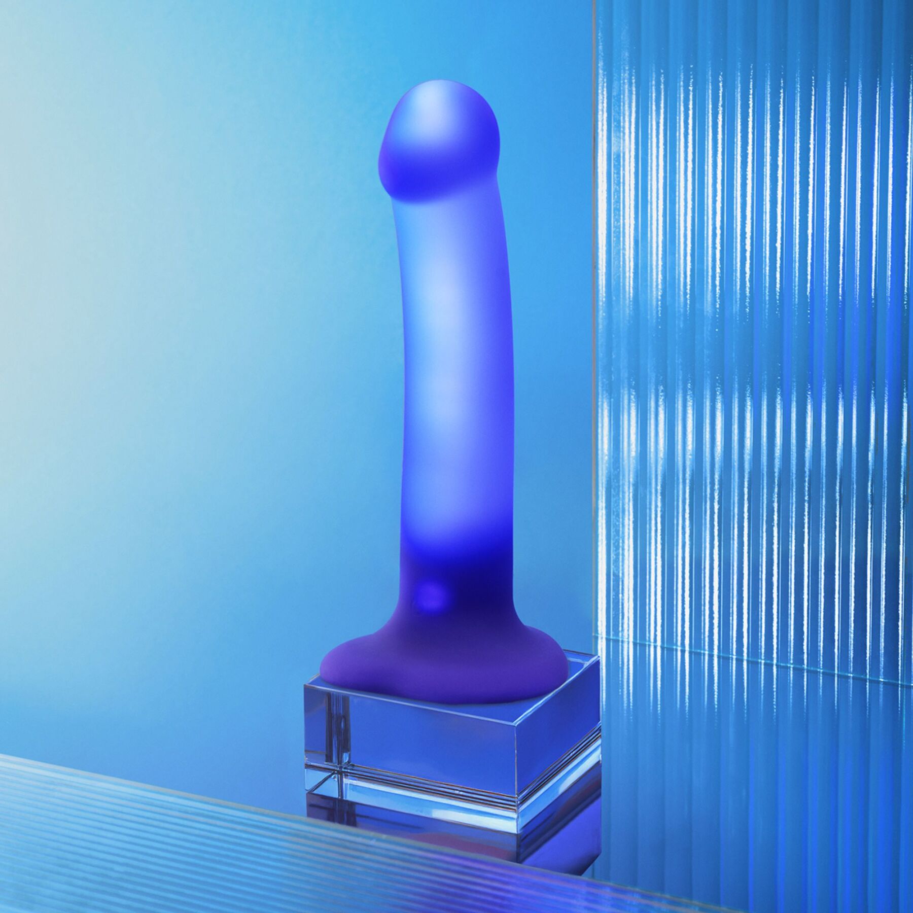 Світлодіодне дилдо Strap-On-Me Glow LED Purple - M